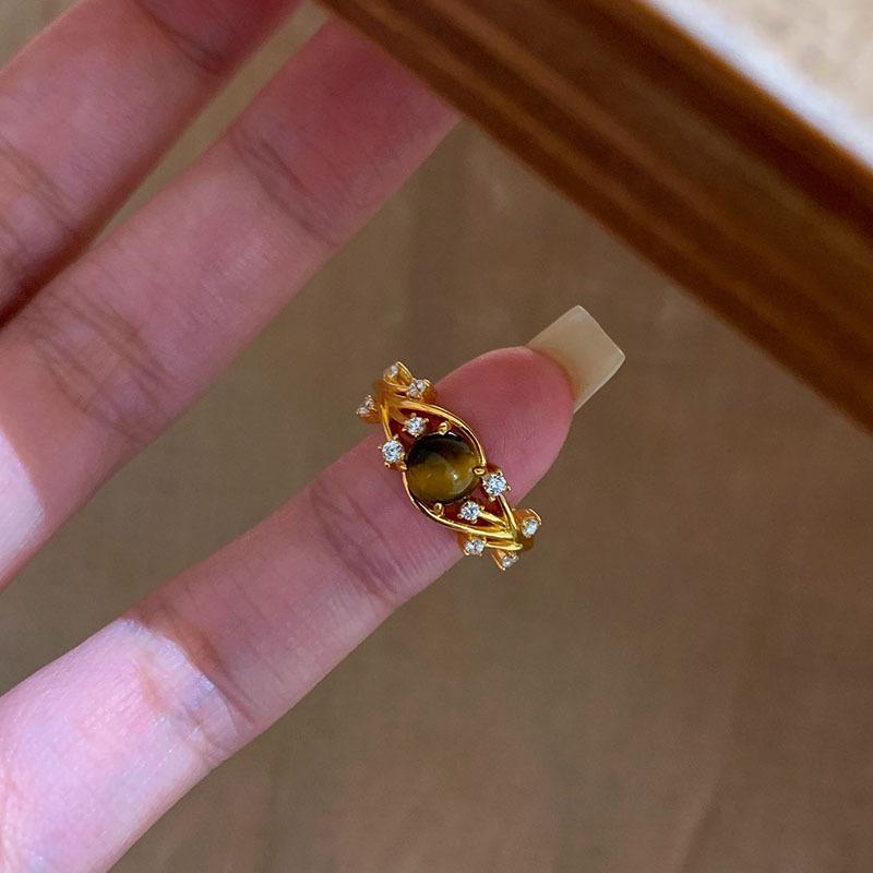 Classic design inlaid diamonds vine tiger eye stone rings for women exquisite retro brown ring adjustable banquet jewelry gift resizable золотой
Classic design inlaid diamonds vine tiger eye stone rings for women exquisite retro brown ring adjustable banquet jewelry gift resizable золотой