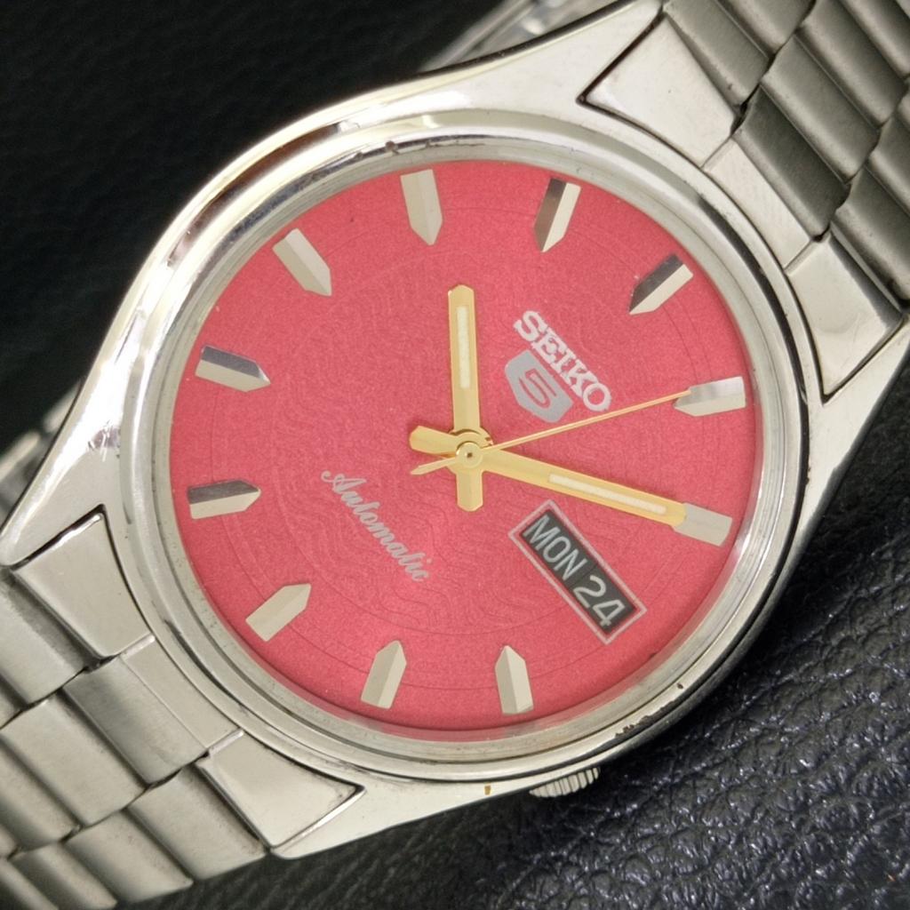 Б/у оригинальные старинные автоматические мужские часы SEIKO 5 из Японии с красным циферблатом a435051-2 R122-a435051
Б/у оригинальные старинные автоматические мужские часы SEIKO 5 из Японии с красным циферблатом a435051-2 R122-a435051