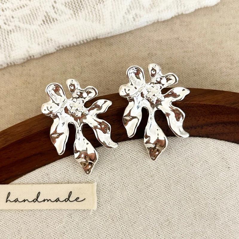 Real Sterling Silver 18K Gold Exaggerated Flower Stud Earrings for Women Minimalist Fine Vintage Accessories
Real Sterling Silver 18K Gold Exaggerated Flower Stud Earrings for Women Minimalist Fine Vintage Accessories
