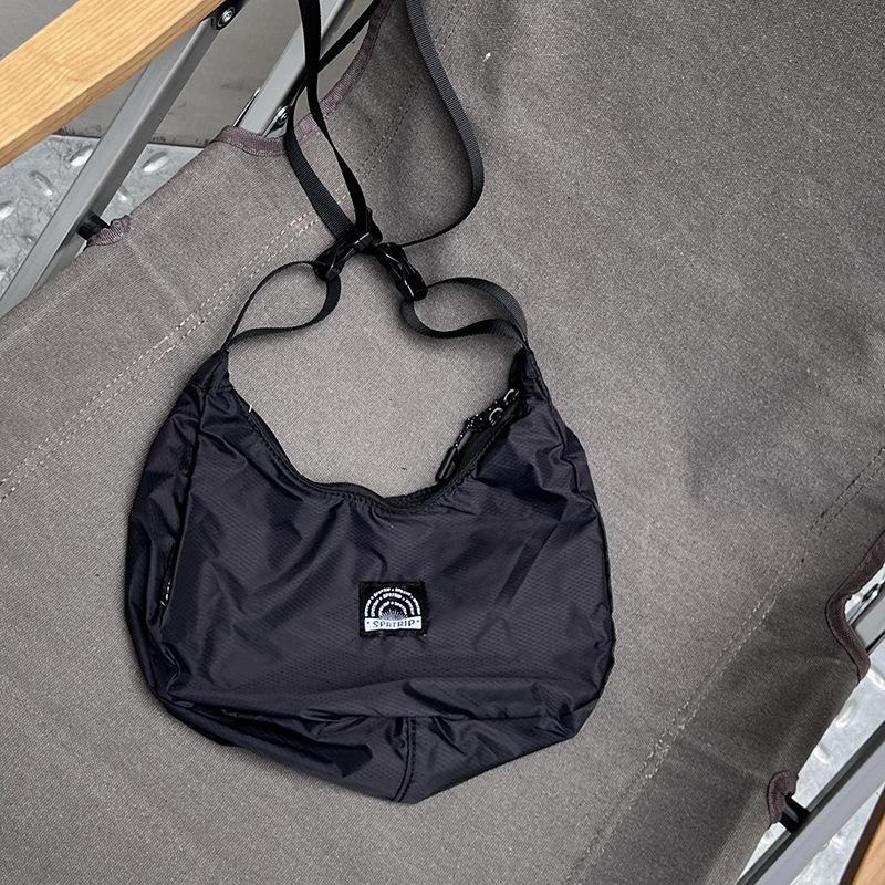 Macaron Lightweight Waterproof Bag That Can Be Carried By Hand Under The Armpit, Casual, Simple and Lightweight Single Shoulder Crossbody Bag чёрный
Macaron Lightweight Waterproof Bag That Can Be Carried By Hand Under The Armpit, Casual, Simple and Lightweight Single Shoulder Crossbody Bag чёрный