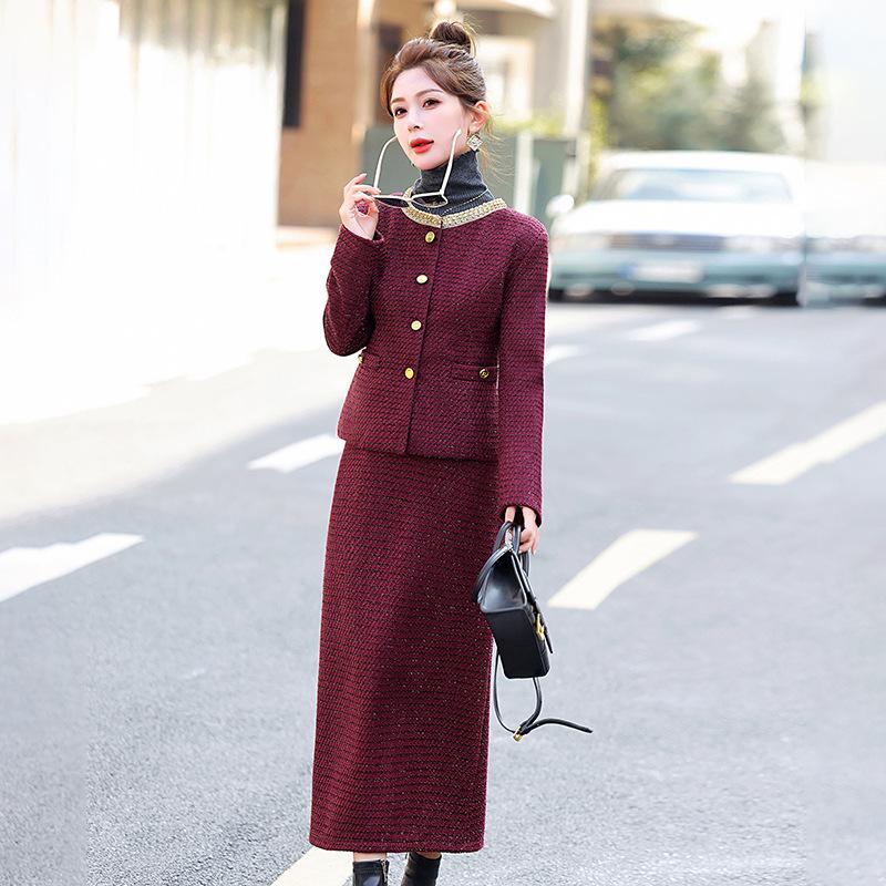 Winter Cotton-Padded Round Neck Coat & Skirt Set - Little Fragrant Style HM2878 L (105-115 jin)
Winter Cotton-Padded Round Neck Coat & Skirt Set - Little Fragrant Style HM2878 L (105-115 jin)