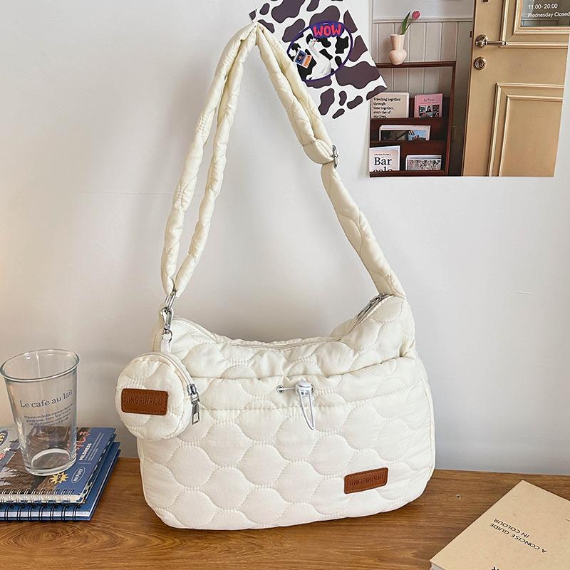 Women s bag new shoulder bag fashion casual messenger bag mother bag two-piece cotton clothing bag
Women s bag new shoulder bag fashion casual messenger bag mother bag two-piece cotton clothing bag