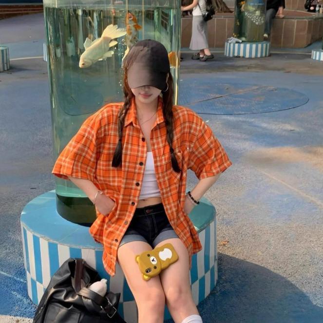 Рубашка с коротким рукавом в ретро-дизайне, свободная и универсальная повседневная куртка для мужчин и женщин S оранжевый
Рубашка с коротким рукавом в ретро-дизайне, свободная и универсальная повседневная куртка для мужчин и женщин S оранжевый