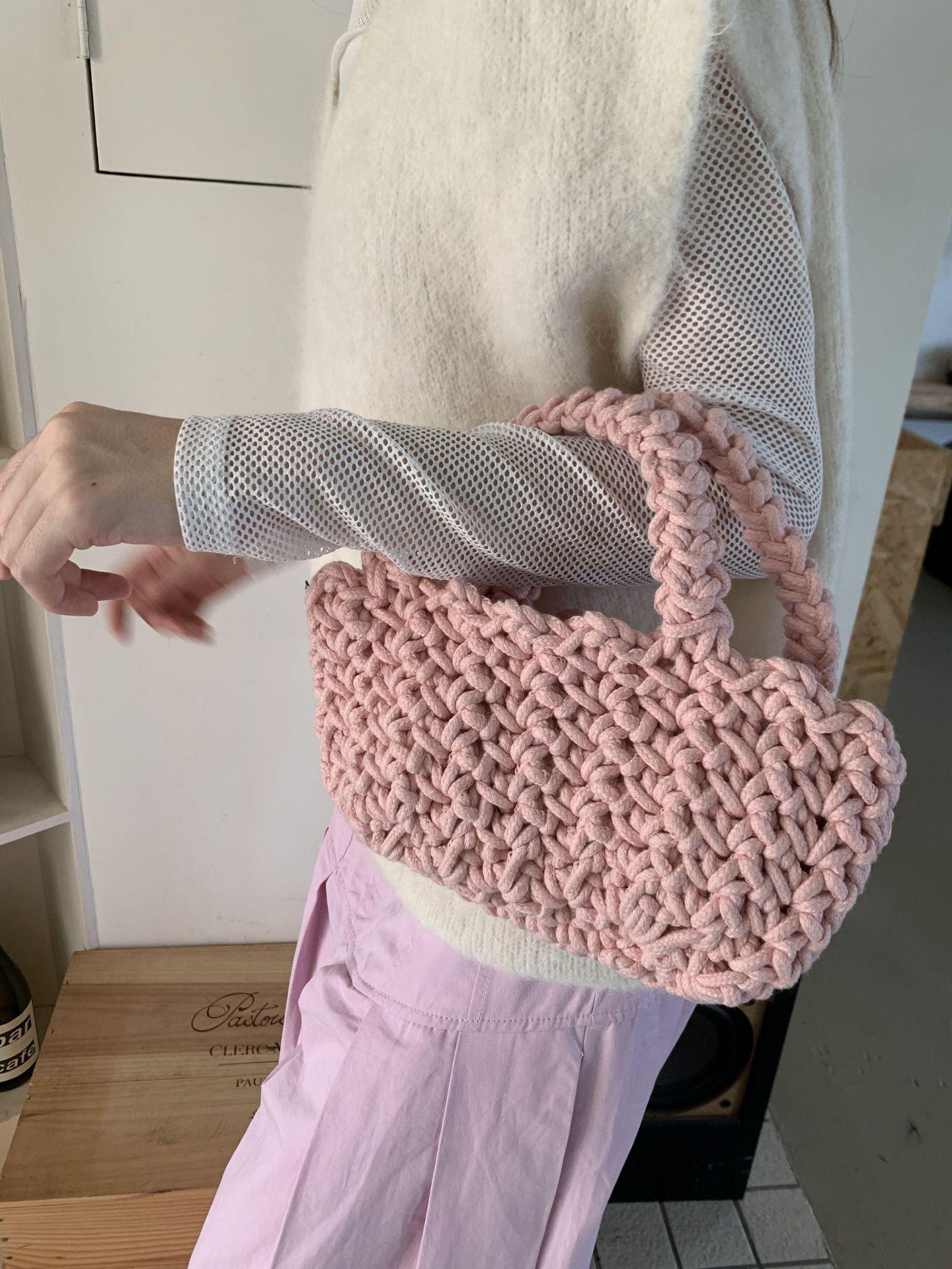 Ветер чистый ручной работы материал сумка универсальная многоцветная портативная женская сумка готовая сумка бабушки розовый
Ветер чистый ручной работы материал сумка универсальная многоцветная портативная женская сумка готовая сумка бабушки розовый