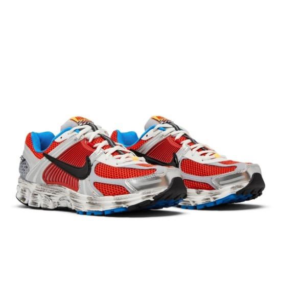 Nike Air Zoom Vomero 5 Low Gundam - FV3964-601 EU 42 красный
Nike Air Zoom Vomero 5 Low Gundam - FV3964-601 EU 42 красный