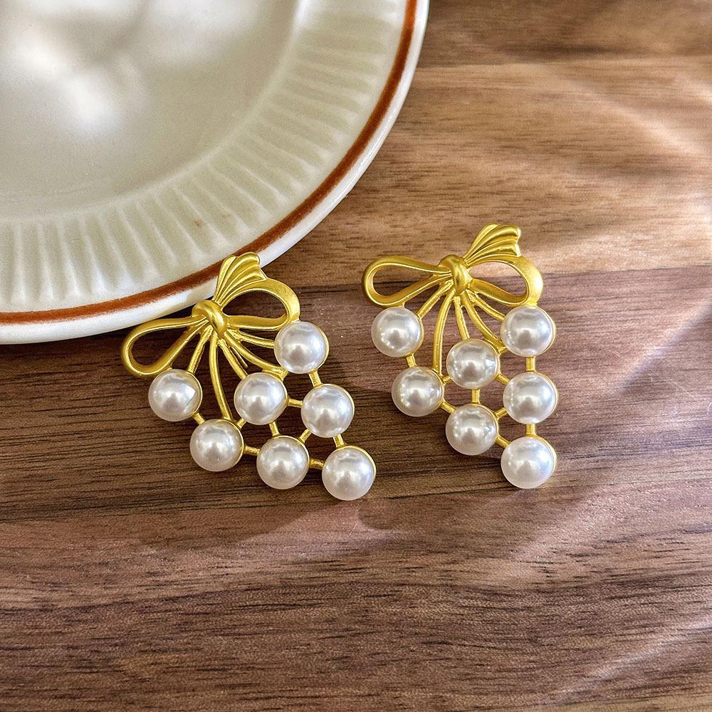 «Элегантные жемчужные серьги с серебряными иглами — изысканный дизайн класса люкс для стильных дам»
«Элегантные жемчужные серьги с серебряными иглами — изысканный дизайн класса люкс для стильных дам»