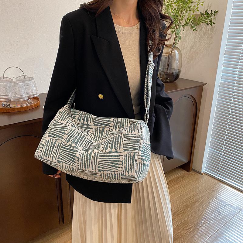 Fashion striped knitted cloth bag women s 2025 new high-end shoulder oblique span bag large-capacity tote bag темно-коричневого кольору
Fashion striped knitted cloth bag women s 2025 new high-end shoulder oblique span bag large-capacity tote bag темно-коричневого кольору