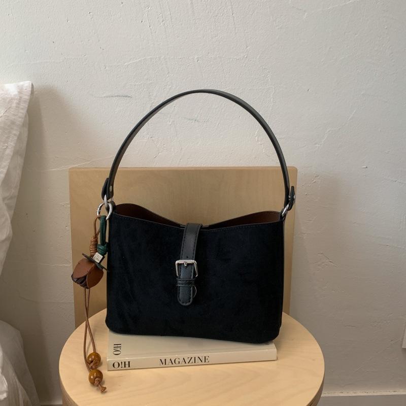 Design A Single-shoulder Bag for Women, A Trendy, Versatile and Simple Handbag or Crossbody Bag. without pendant чорний
Design A Single-shoulder Bag for Women, A Trendy, Versatile and Simple Handbag or Crossbody Bag. without pendant чорний