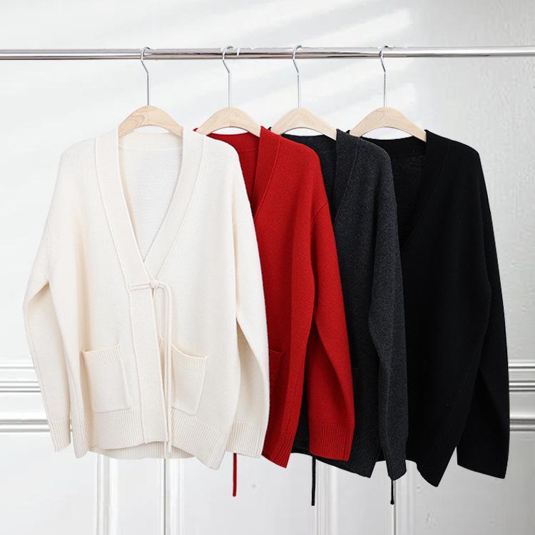 Women s High-End Wool Cardigan: Autumn/Winter Long-Sleeve Knit with Frog Button and Top Pocket Medium чёрный
Women s High-End Wool Cardigan: Autumn/Winter Long-Sleeve Knit with Frog Button and Top Pocket Medium чёрный