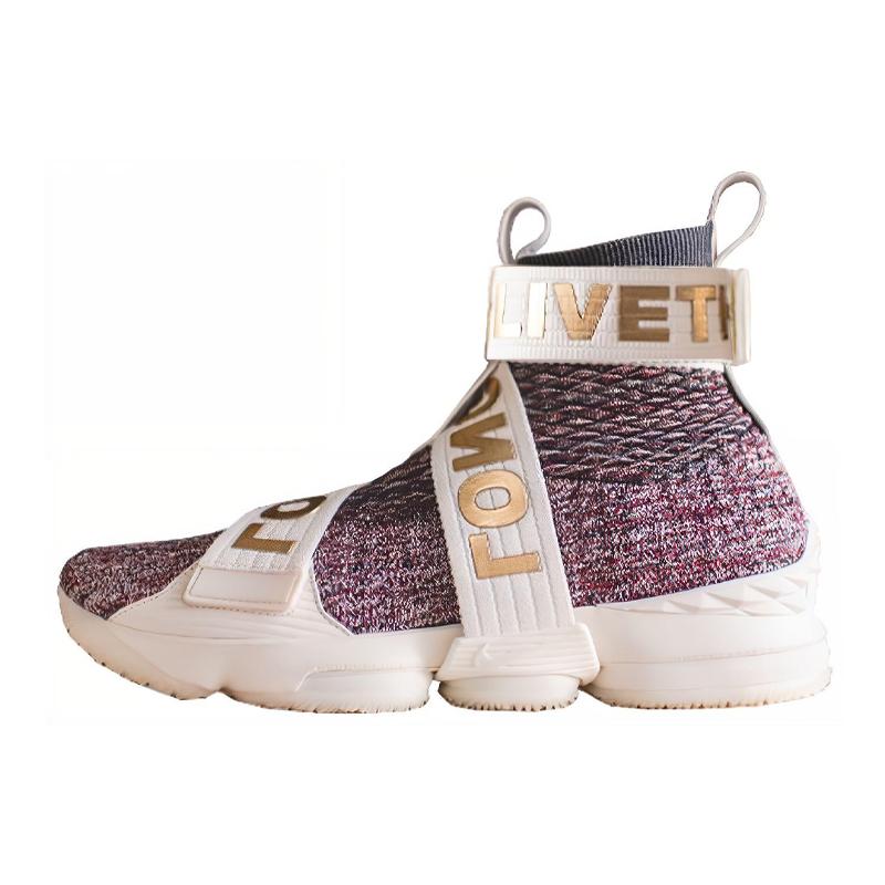Nike LeBron 15 Lifestyle Kith Stained Glass AO1068-900 40
Nike LeBron 15 Lifestyle Kith Stained Glass AO1068-900 40