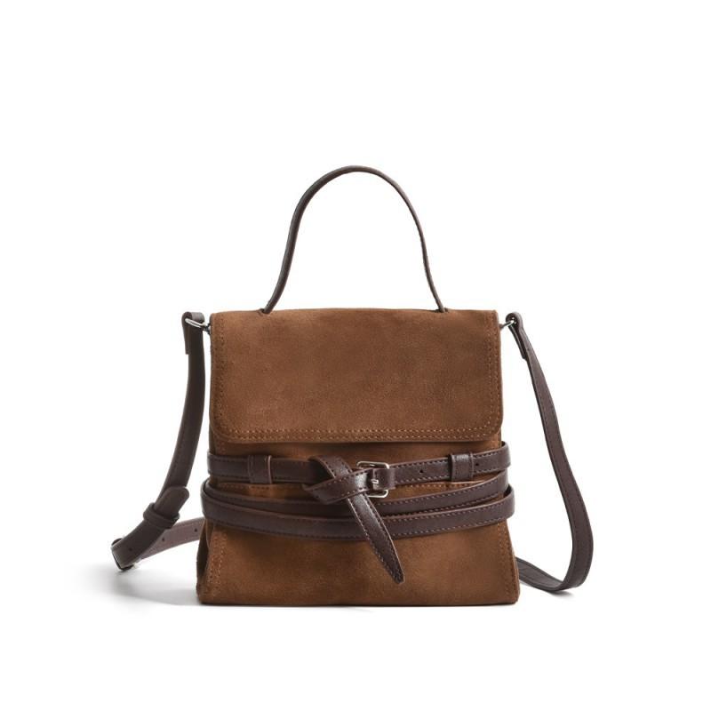 Small Niche Design With Matte Texture Light Luxury High-end Feeling Crossbody Bag Suede Buckle Strap Retro Handbag 20x10x20cm коричневый
Small Niche Design With Matte Texture Light Luxury High-end Feeling Crossbody Bag Suede Buckle Strap Retro Handbag 20x10x20cm коричневый