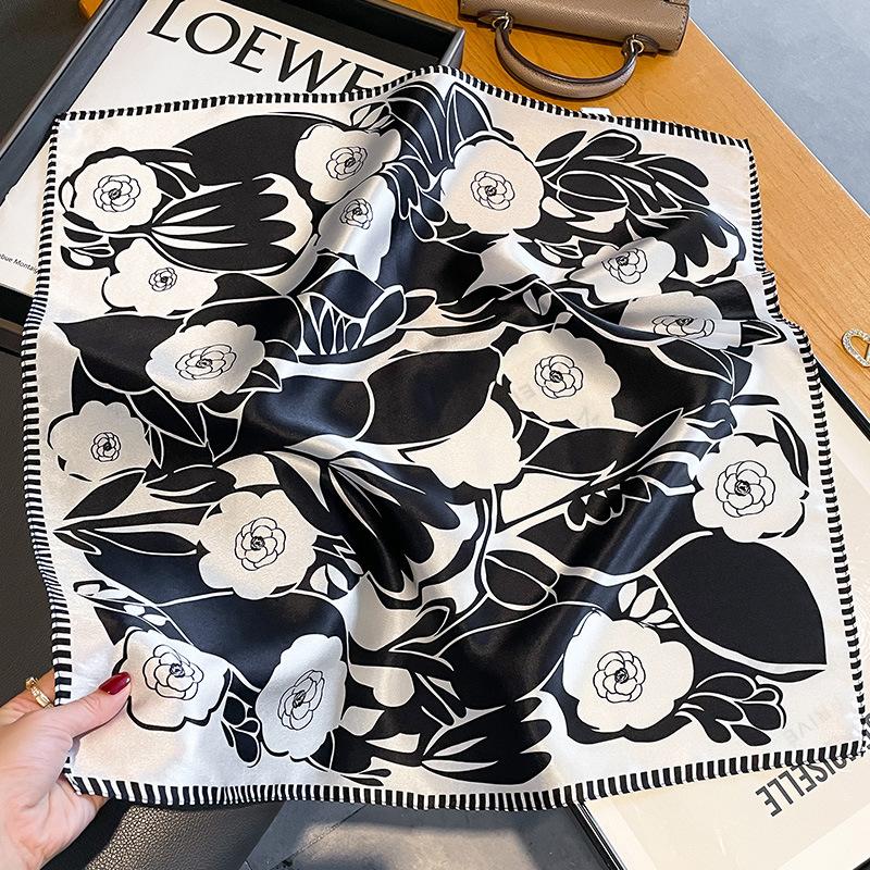 Ханчжоуский шелк Маленький аромат Камелия Шелковый шарф Шаль Тутовый шелк Квадратный шарф Темпераментный Универсальный Летний 53*53cm
Ханчжоуский шелк Маленький аромат Камелия Шелковый шарф Шаль Тутовый шелк Квадратный шарф Темпераментный Универсальный Летний 53*53cm