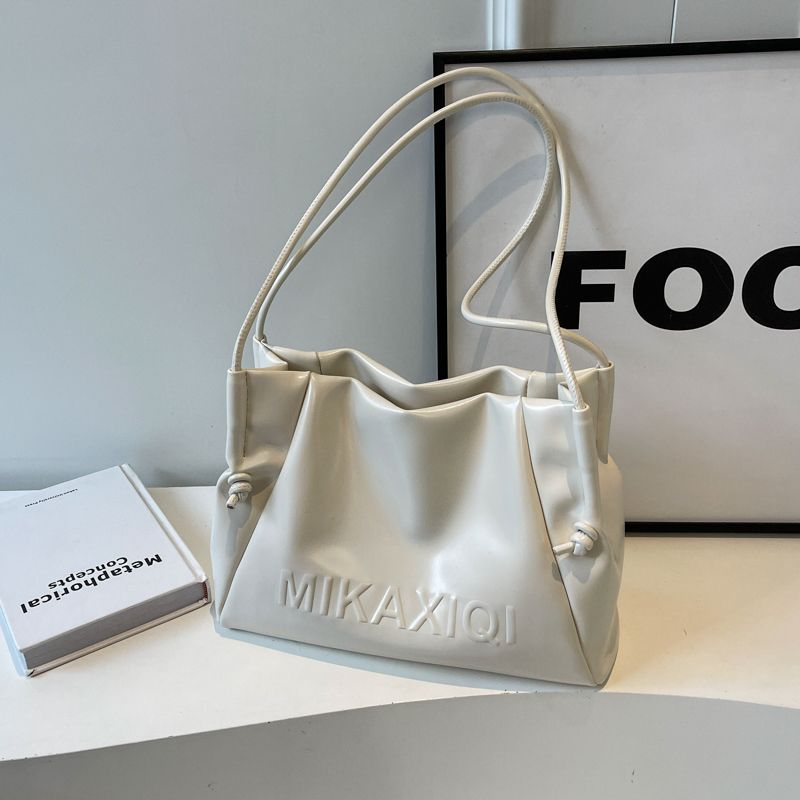 Высококачественная вместительная сумка для женщин 2025 Новая повседневная универсальная сумка через плечо Летняя портативная сумка-тоут Rice White without pendant
Высококачественная вместительная сумка для женщин 2025 Новая повседневная универсальная сумка через плечо Летняя портативная сумка-тоут Rice White without pendant