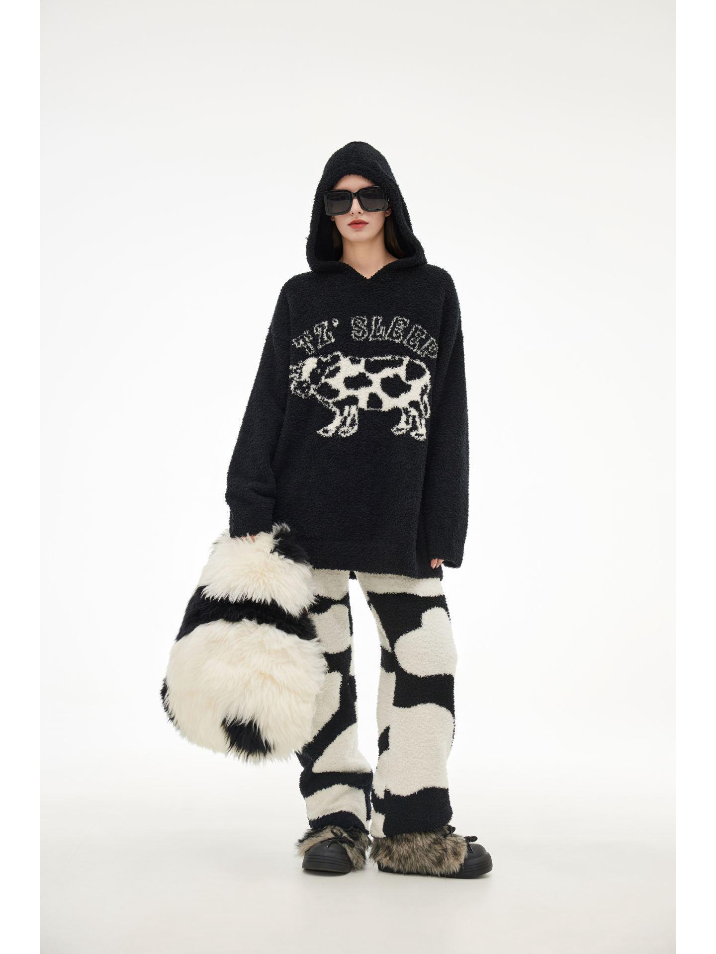 Unisex Retro Punk Cow Hooded Half-Velvet Mink Pajamas for Autumn and Winter One Size (80-160)
Unisex Retro Punk Cow Hooded Half-Velvet Mink Pajamas for Autumn and Winter One Size (80-160)
