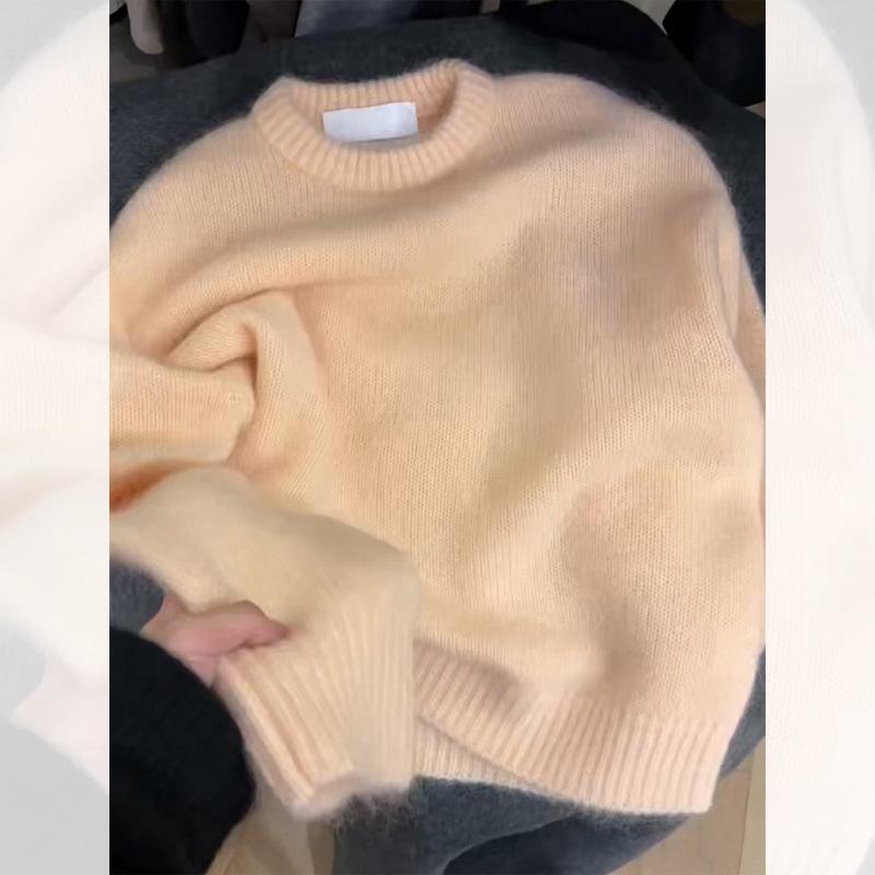 Autumn and winter new long-sleeved milk yellow knitted sweater top round neck lazy style inside with bottom sweater women s clothing one size fits all светло-желтого
Autumn and winter new long-sleeved milk yellow knitted sweater top round neck lazy style inside with bottom sweater women s clothing one size fits all светло-желтого