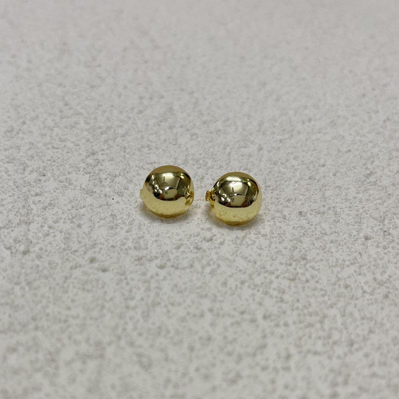 Style Hemisphere Glossy Ear Buckle Earrings Women S Fashion Temperament Simple Geometric Mini Ear Jewelry Premium
Style Hemisphere Glossy Ear Buckle Earrings Women S Fashion Temperament Simple Geometric Mini Ear Jewelry Premium