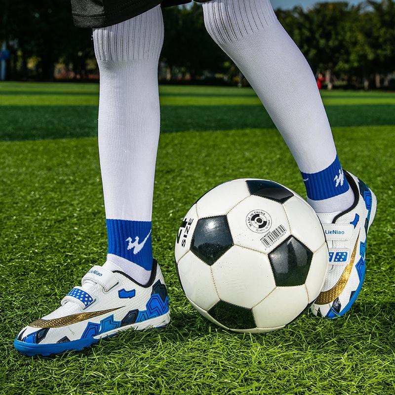 C Romesi Assassin Falcon football shoes men and women ag long nails tf broken nails primary school children children mandarin duck training 35
C Romesi Assassin Falcon football shoes men and women ag long nails tf broken nails primary school children children mandarin duck training 35
