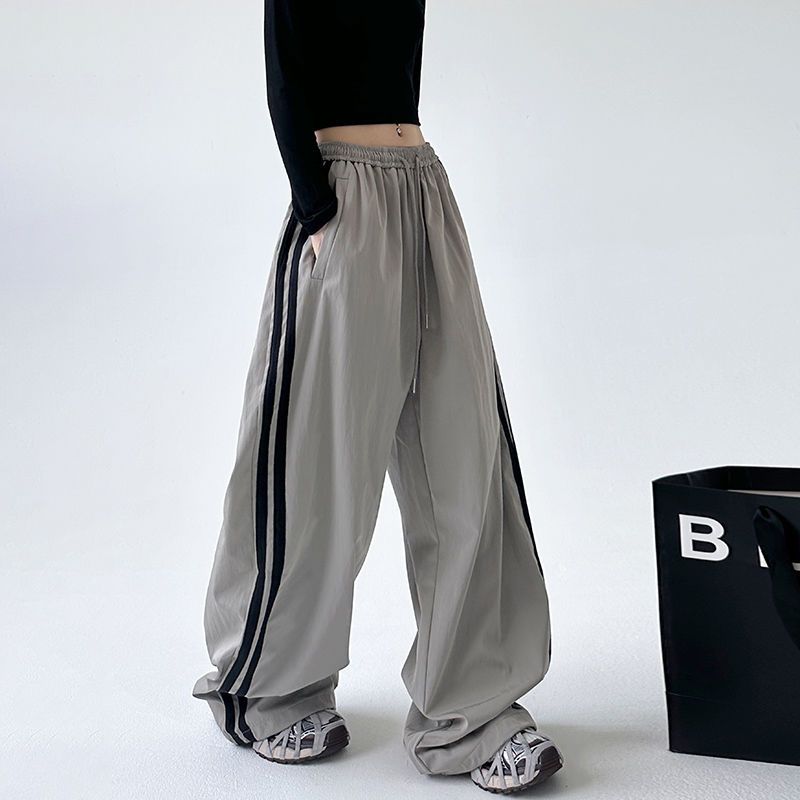 AmericanStyle Patchwork Cargo Pants for Women HighWaist Draped Casual SideStriped Loose Versatile Athletic WideLeg Trousers S
AmericanStyle Patchwork Cargo Pants for Women HighWaist Draped Casual SideStriped Loose Versatile Athletic WideLeg Trousers S