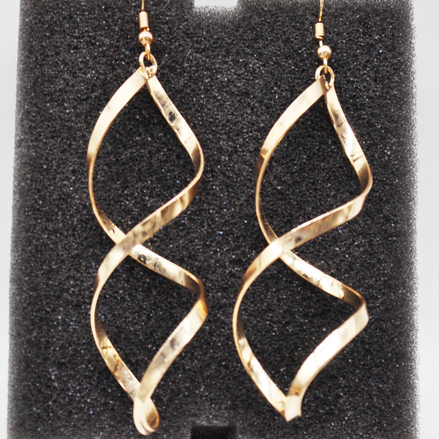 Creative Hipster Spiral Curved Stud Earrings Design Sense Wave Curve Earrings 8-Character Earrings E81
Creative Hipster Spiral Curved Stud Earrings Design Sense Wave Curve Earrings 8-Character Earrings E81