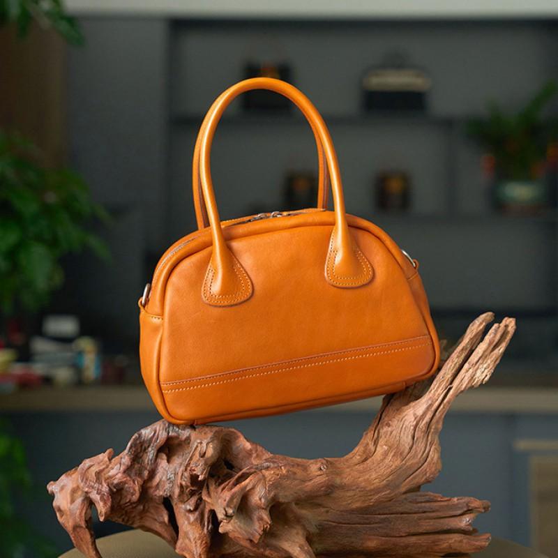 Handmade Women s Bag Of Full Tree Cream Vegetable Tanned Cowhide Crossbody Bowling Genuine Leather Retro Versatile Handheld Boston 29x13x17CM
Handmade Women s Bag Of Full Tree Cream Vegetable Tanned Cowhide Crossbody Bowling Genuine Leather Retro Versatile Handheld Boston 29x13x17CM