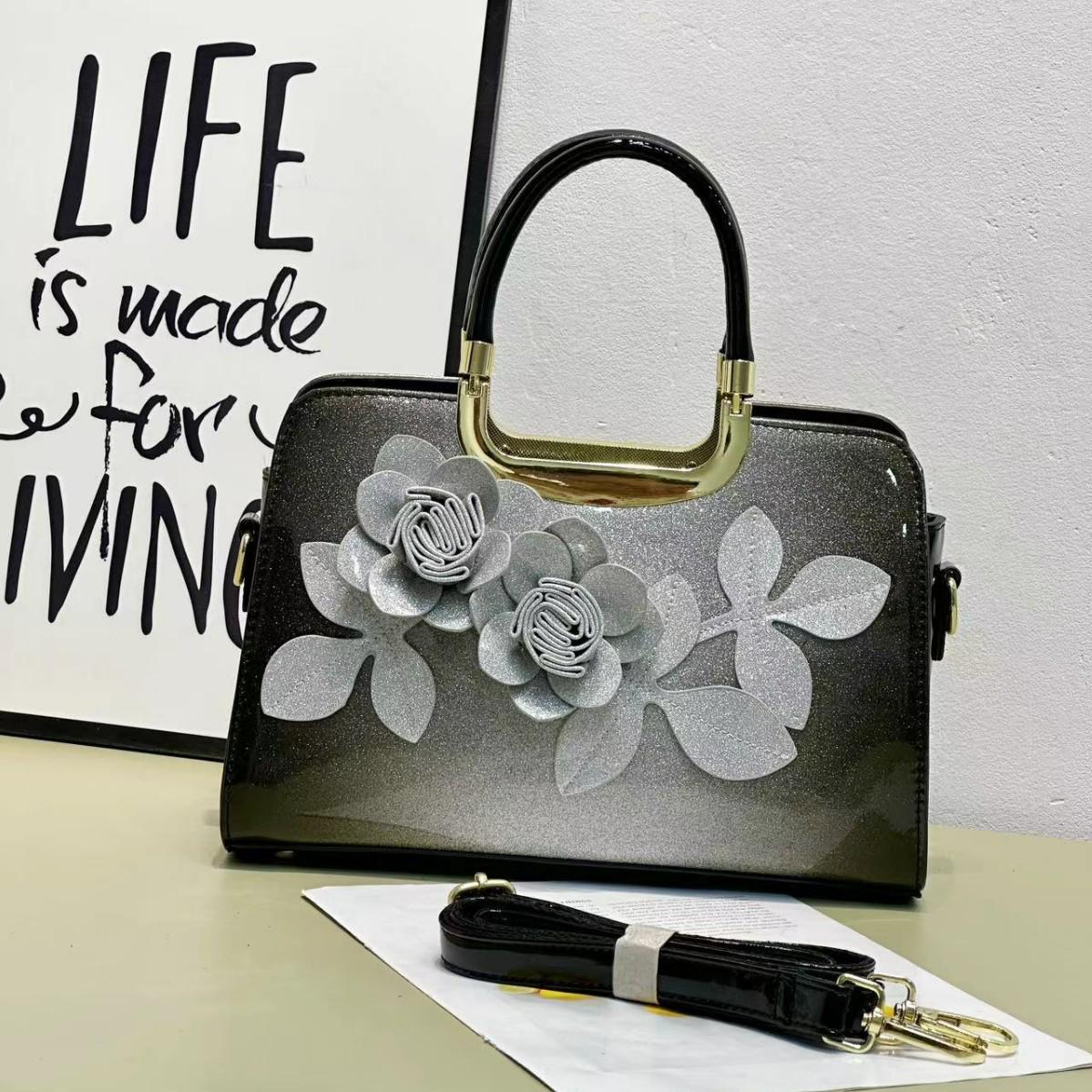 2025 Versatile High-End Large Capacity Crossbody Tote Bag for Women сірий колір
2025 Versatile High-End Large Capacity Crossbody Tote Bag for Women сірий колір