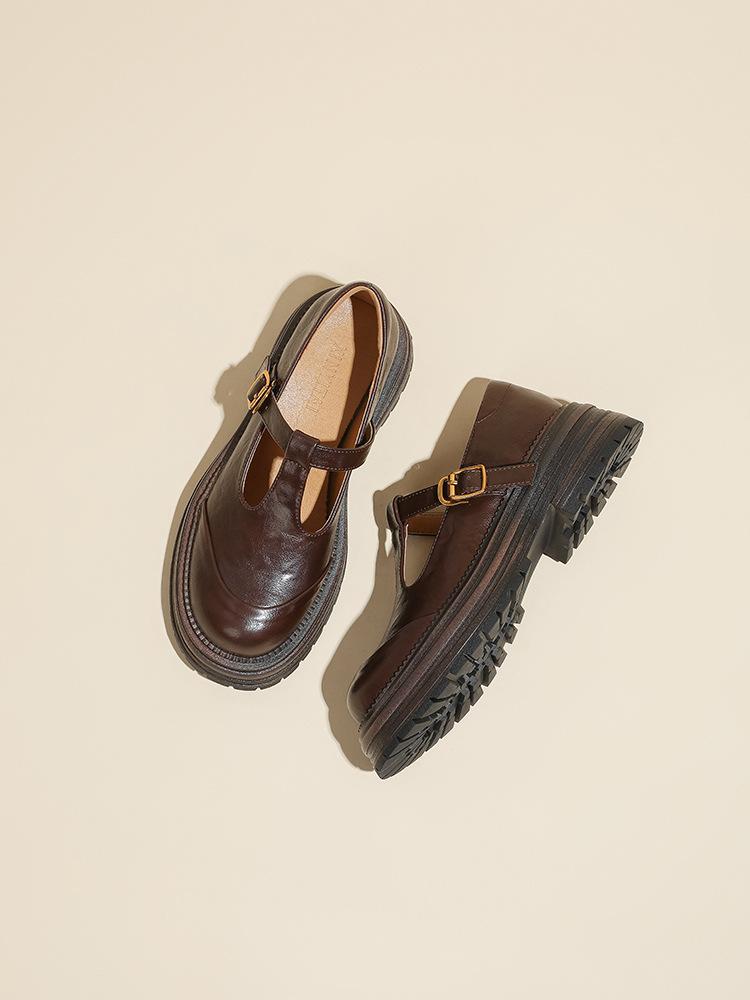 2025 autumn new muffin platform retro Mary Jane loafers women s British style round head low heel small leather shoes women 40 коричневый
2025 autumn new muffin platform retro Mary Jane loafers women s British style round head low heel small leather shoes women 40 коричневый