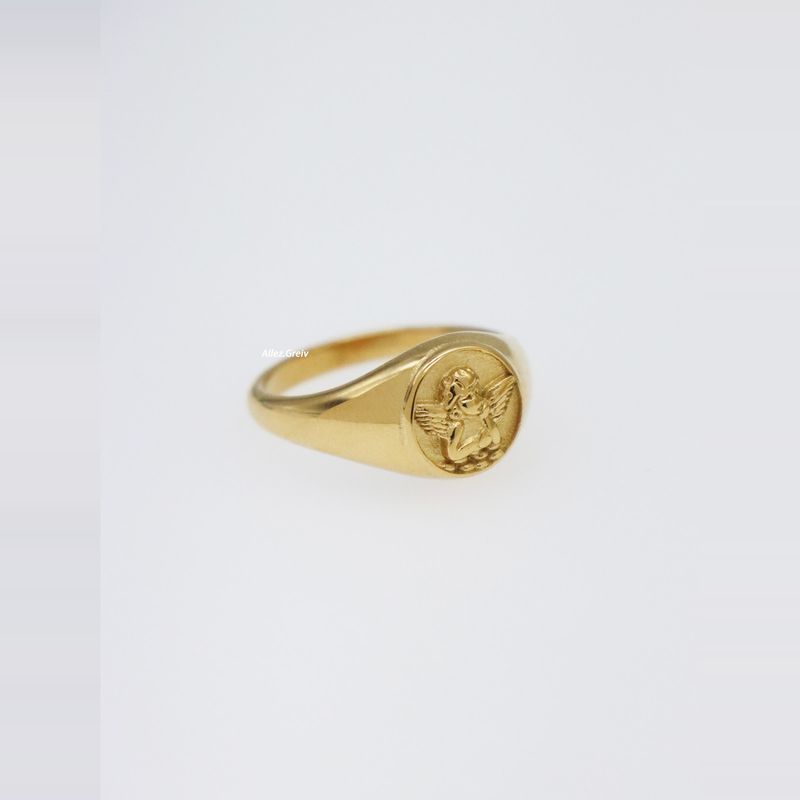 Titanium Steel Ring for Men, European and American Ins Style, Niche High-End Personality Angel Boy Index Finger Ring, 18K Gold Ring Gold No. 6
Titanium Steel Ring for Men, European and American Ins Style, Niche High-End Personality Angel Boy Index Finger Ring, 18K Gold Ring Gold No. 6