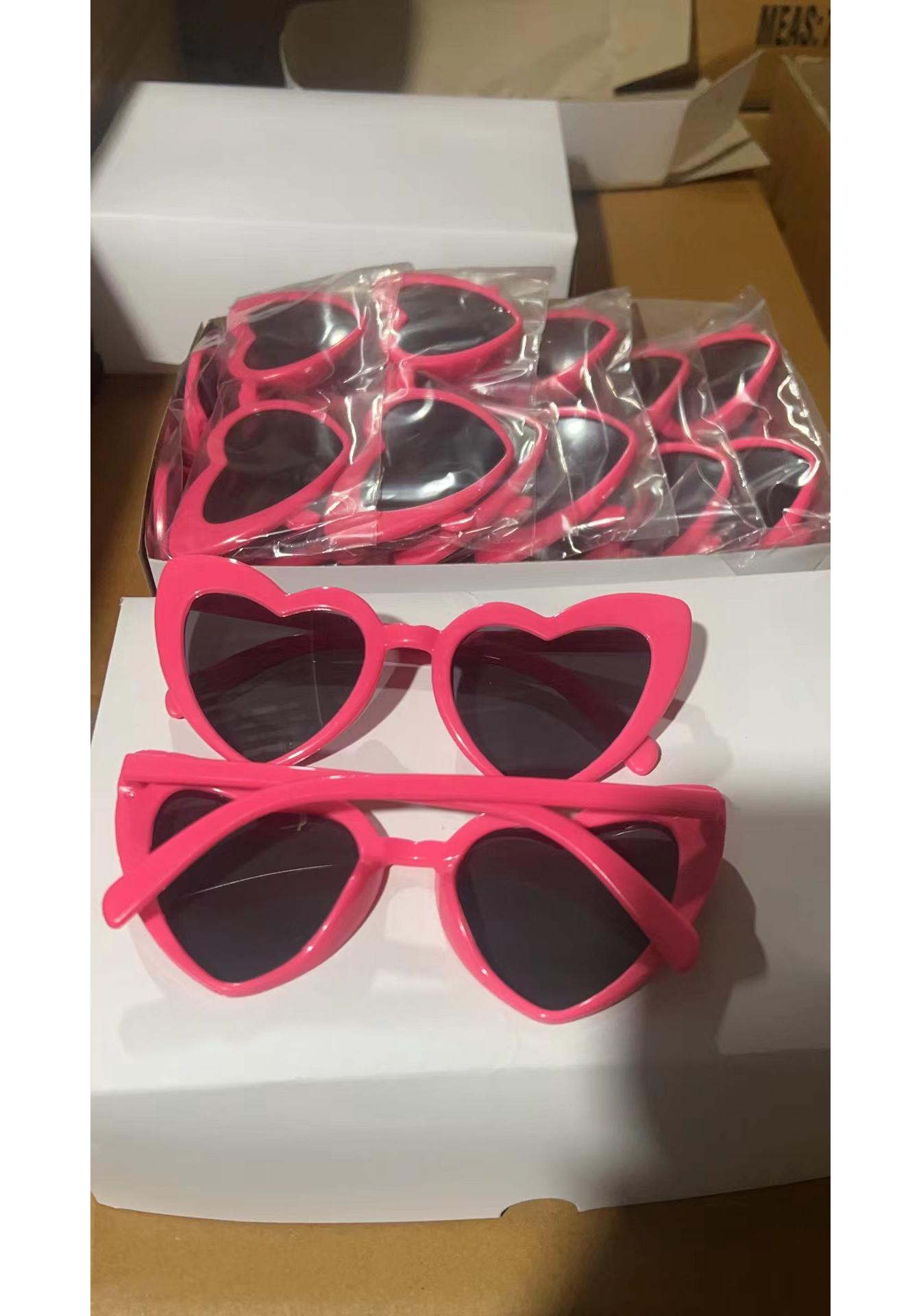 2024 European Heart-Shaped Sunglasses for Women - Slimming, Stylish & Large-Face Friendly
2024 European Heart-Shaped Sunglasses for Women - Slimming, Stylish & Large-Face Friendly