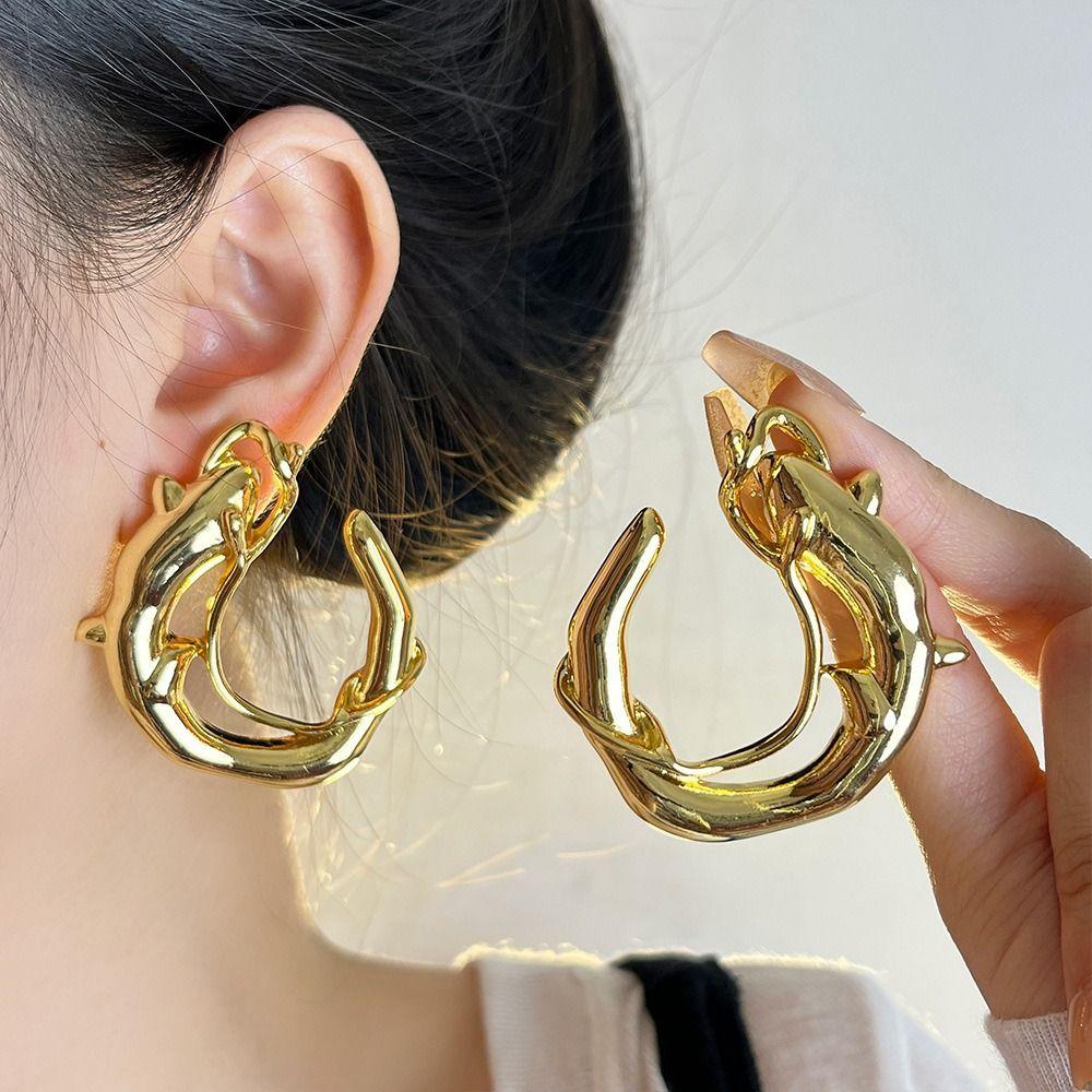 Exquisite Round Metal Earrings Temperament Stud Earrings Carp Shaped Earrings Daily Wear
Exquisite Round Metal Earrings Temperament Stud Earrings Carp Shaped Earrings Daily Wear