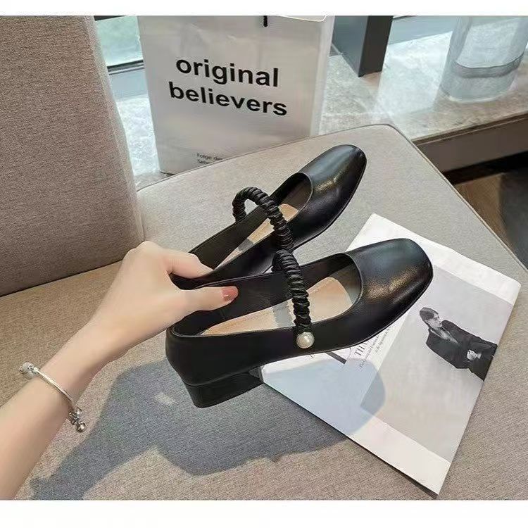 A Mary Jane women s shoes 2025 summer new medium and high heels French evening wind small leather shoes thin single shoes women 34 бежевый
A Mary Jane women s shoes 2025 summer new medium and high heels French evening wind small leather shoes thin single shoes women 34 бежевый