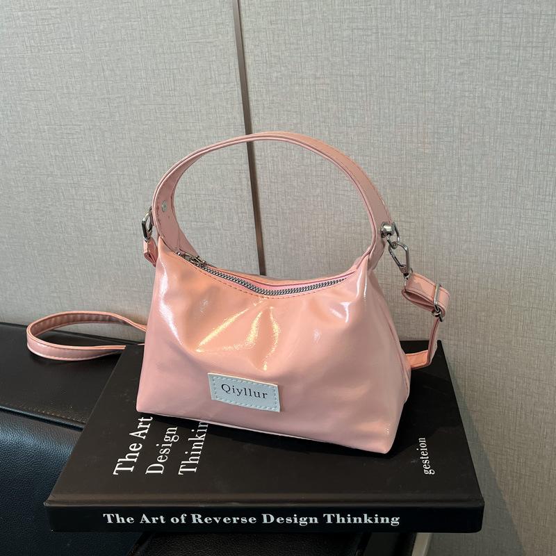 Portable cloud bag women s niche one-shoulder messenger bag handbag hand bag new fashion trend bag
Portable cloud bag women s niche one-shoulder messenger bag handbag hand bag new fashion trend bag