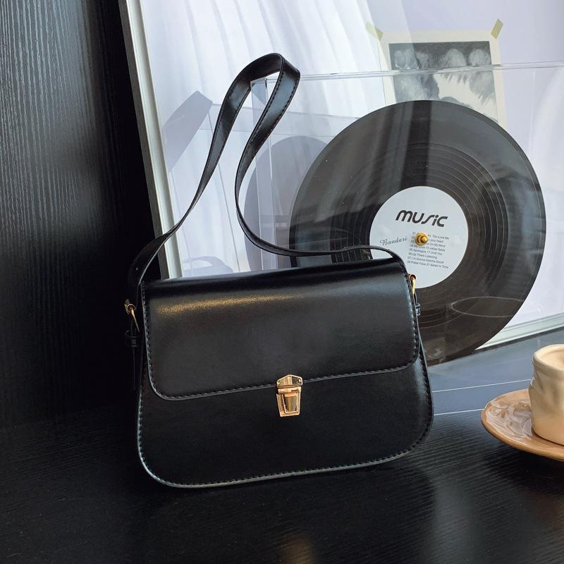 Fashion Versatile Personality Casual Underarm Bag Women s Oily Leather Premium Texture New Summer Commuter Design Shoulder Bag
Fashion Versatile Personality Casual Underarm Bag Women s Oily Leather Premium Texture New Summer Commuter Design Shoulder Bag