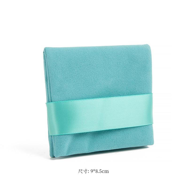 Высококачественная бархатная складная лента, ювелирный бархатный мешочек, серьги-пусеты, ожерелье, кольцо, сумка для хранения, подарочная упаковка для ювелирных изделий, сумка для хранения 1PCS озеро синий
Высококачественная бархатная складная лента, ювелирный бархатный мешочек, серьги-пусеты, ожерелье, кольцо, сумка для хранения, подарочная упаковка для ювелирных изделий, сумка для хранения 1PCS озеро синий