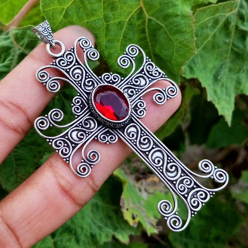Red Faceted Topaz Gemstone 925 Sterling Silver Plated Best Offer Pendant Jewelry CCP-P87
Red Faceted Topaz Gemstone 925 Sterling Silver Plated Best Offer Pendant Jewelry CCP-P87