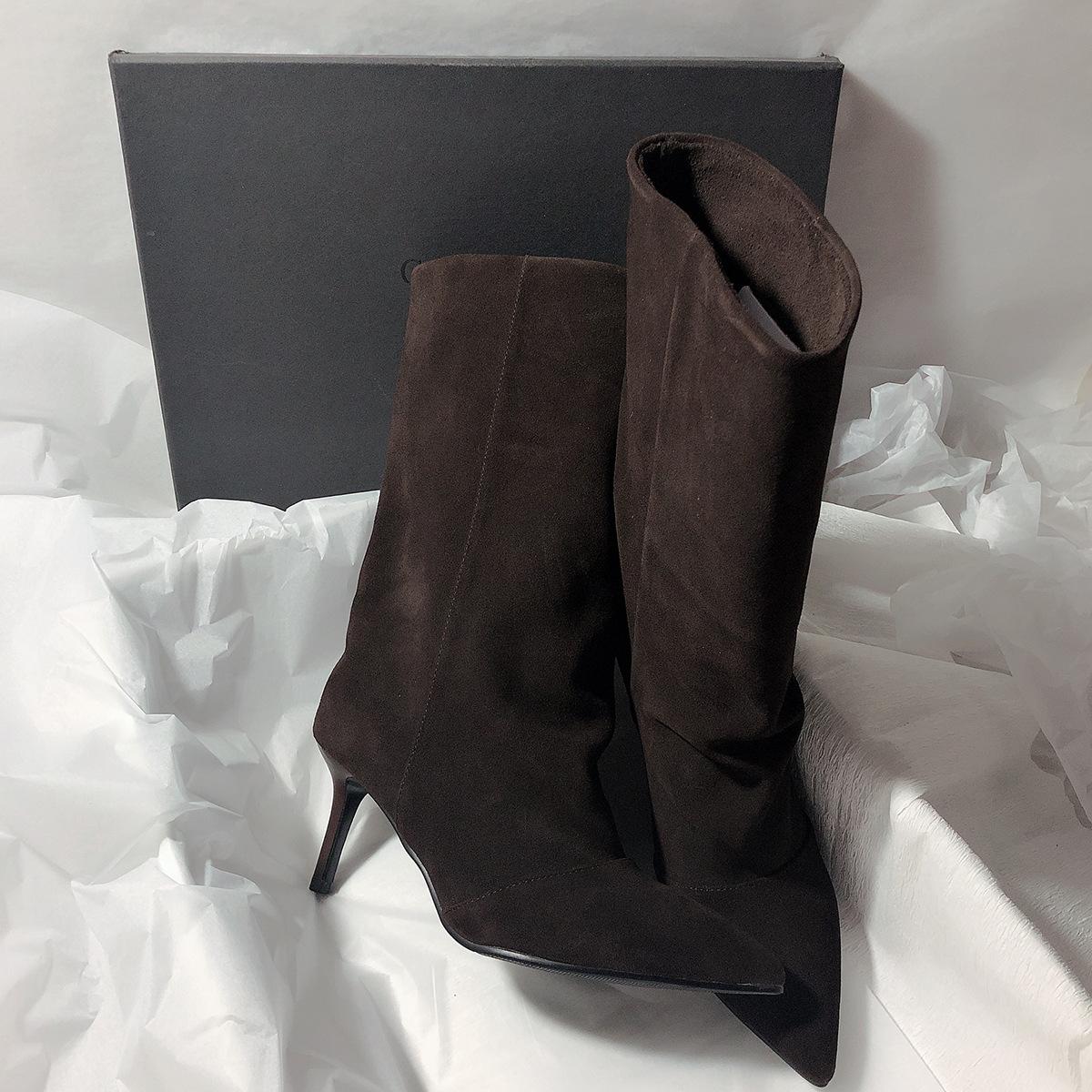Skinny retro pants boots pointed high-heeled sleeve one-pedal stiletto mid-heel boots 42 коричневий
Skinny retro pants boots pointed high-heeled sleeve one-pedal stiletto mid-heel boots 42 коричневий