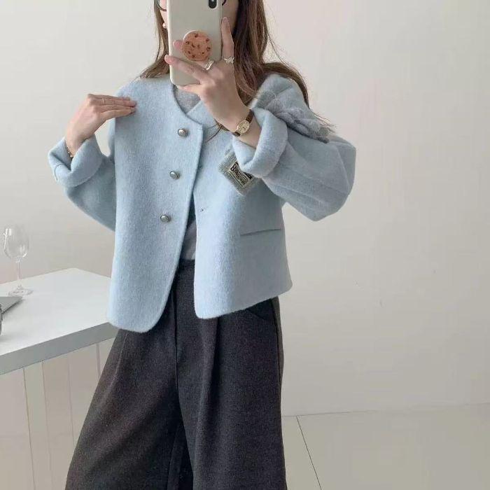 2026 Autumn/Winter Women s Short Coat: New Macaron Color Series, Fashionable Round Neck Design Double Extra Large
2026 Autumn/Winter Women s Short Coat: New Macaron Color Series, Fashionable Round Neck Design Double Extra Large