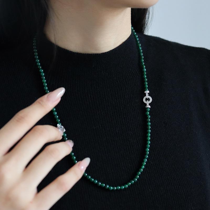 Green Agate Beaded Long Necklace with Zircon Clasp – Gold Tone Vintage Sweater Chain for Women, Luxury Daily Party Jewelry Gift зелёный
Green Agate Beaded Long Necklace with Zircon Clasp – Gold Tone Vintage Sweater Chain for Women, Luxury Daily Party Jewelry Gift зелёный