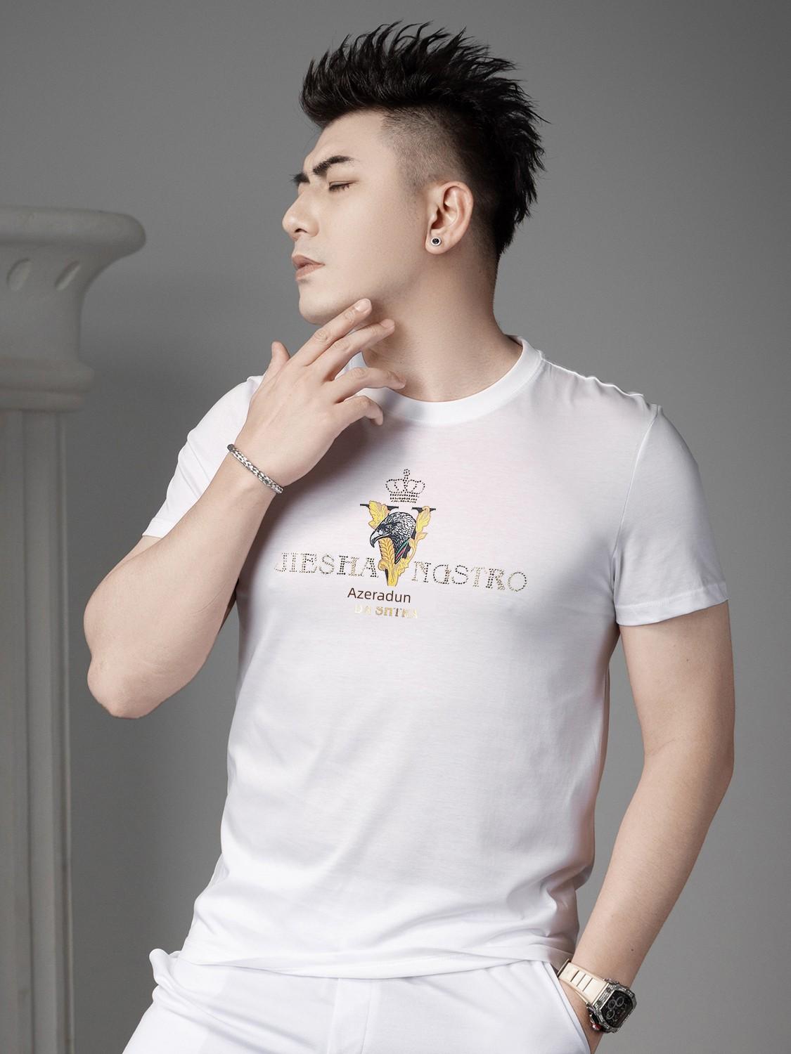 European Men s High-End Eagle Rhinestone Short-Sleeve T-Shirt 2025 New Summer Trendy Mercerized Cotton Half-Sleeve Top 3XL чёрный
European Men s High-End Eagle Rhinestone Short-Sleeve T-Shirt 2025 New Summer Trendy Mercerized Cotton Half-Sleeve Top 3XL чёрный