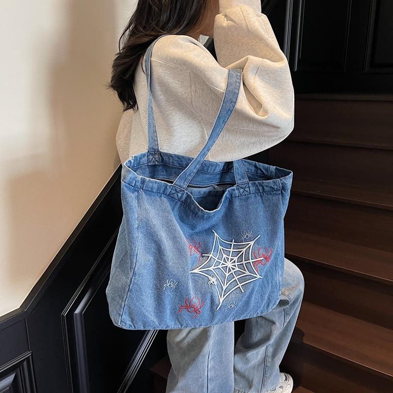 Autumn and winter retro high-end small bag women s new casual versatile hand bag shoulder armpit bag чёрный
Autumn and winter retro high-end small bag women s new casual versatile hand bag shoulder armpit bag чёрный