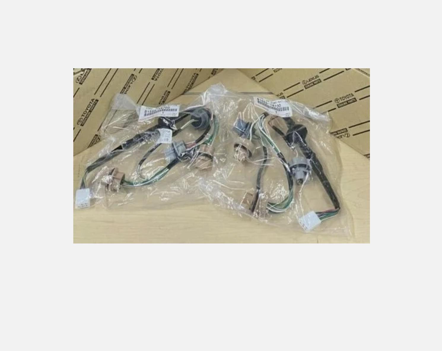 Тойота 81555-14700 (x2) Supra 1997-1998 JZA80 Комплект жгутов задних фонарей OEM Original
Тойота 81555-14700 (x2) Supra 1997-1998 JZA80 Комплект жгутов задних фонарей OEM Original