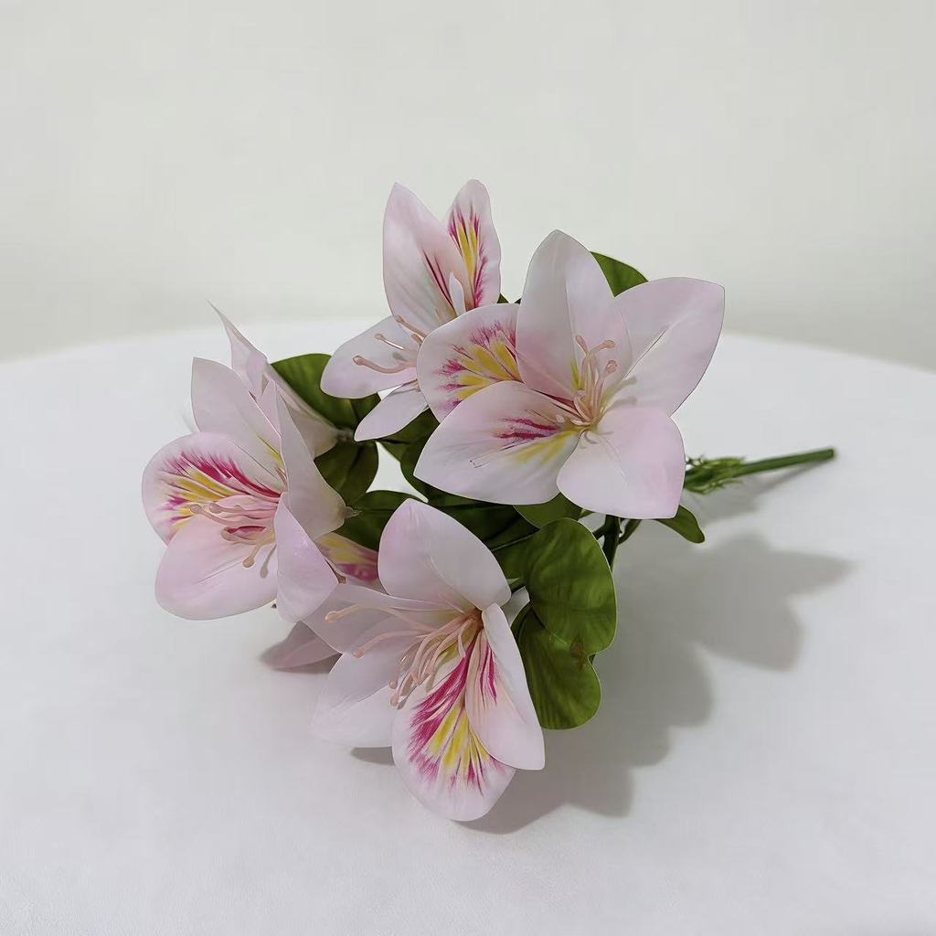 Artificial Yulania Denudata Flowers Bouquet For Wedding Decor And Hotel Hall Arrangements рожевий
Artificial Yulania Denudata Flowers Bouquet For Wedding Decor And Hotel Hall Arrangements рожевий