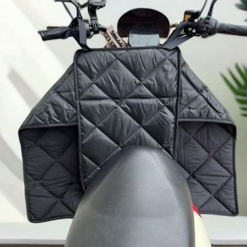 Electric Car Windshield & Motorcycle Cover - Four Seasons, Windproof, Fleece, Double-Sided, Waterproof, Medium Thickness.
Electric Car Windshield & Motorcycle Cover - Four Seasons, Windproof, Fleece, Double-Sided, Waterproof, Medium Thickness.