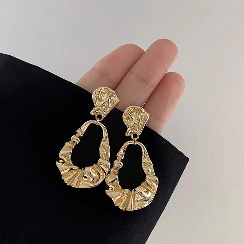 Европейский и американский стиль, преувеличенные непирсинговые серьги неправильной формы для женщин - клипсы для ушей в виде комариных спиралей, темпераментные аксессуары
Европейский и американский стиль, преувеличенные непирсинговые серьги неправильной формы для женщин - клипсы для ушей в виде комариных спиралей, темпераментные аксессуары