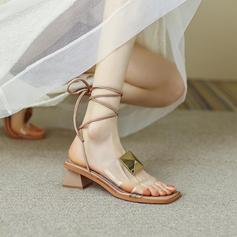 Medium heel sandals 2025 new women s summer wear versatile one-word strap lady transparent strap fairy thick heel rivets 35 бежевый
Medium heel sandals 2025 new women s summer wear versatile one-word strap lady transparent strap fairy thick heel rivets 35 бежевый