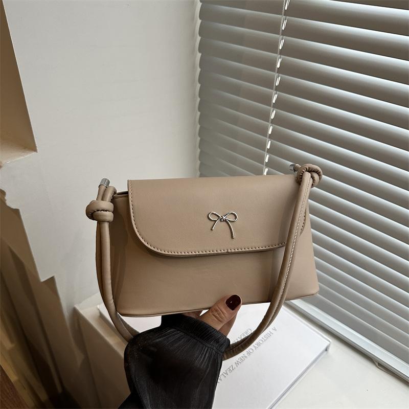 Korean niche underarm bag women s 2025 new high-end retro shoulder messenger bag fashionable portable baguette bag хаки
Korean niche underarm bag women s 2025 new high-end retro shoulder messenger bag fashionable portable baguette bag хаки