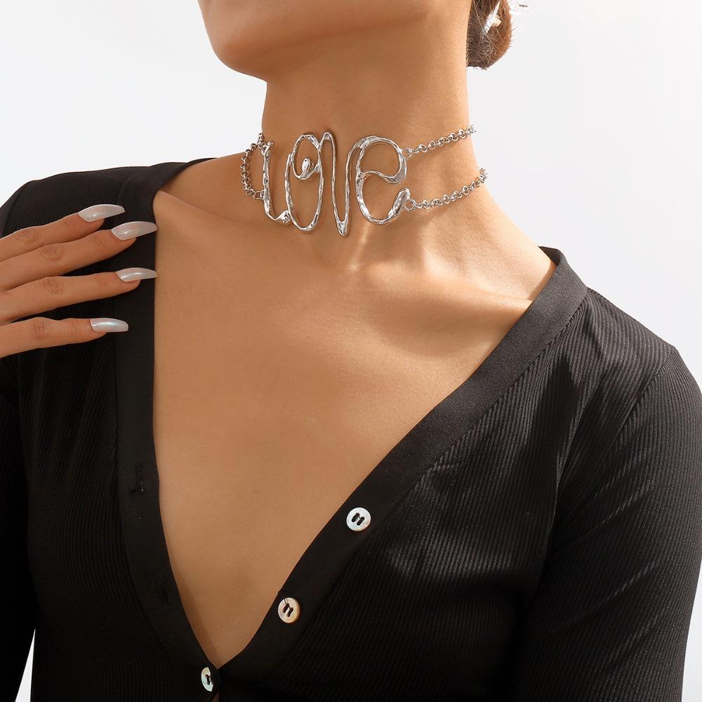 Hip Hop Letters Love Necklace Punk Valentine s Day Chain Choker Exaggerated Letter Necklace Unisex серебряный
Hip Hop Letters Love Necklace Punk Valentine s Day Chain Choker Exaggerated Letter Necklace Unisex серебряный