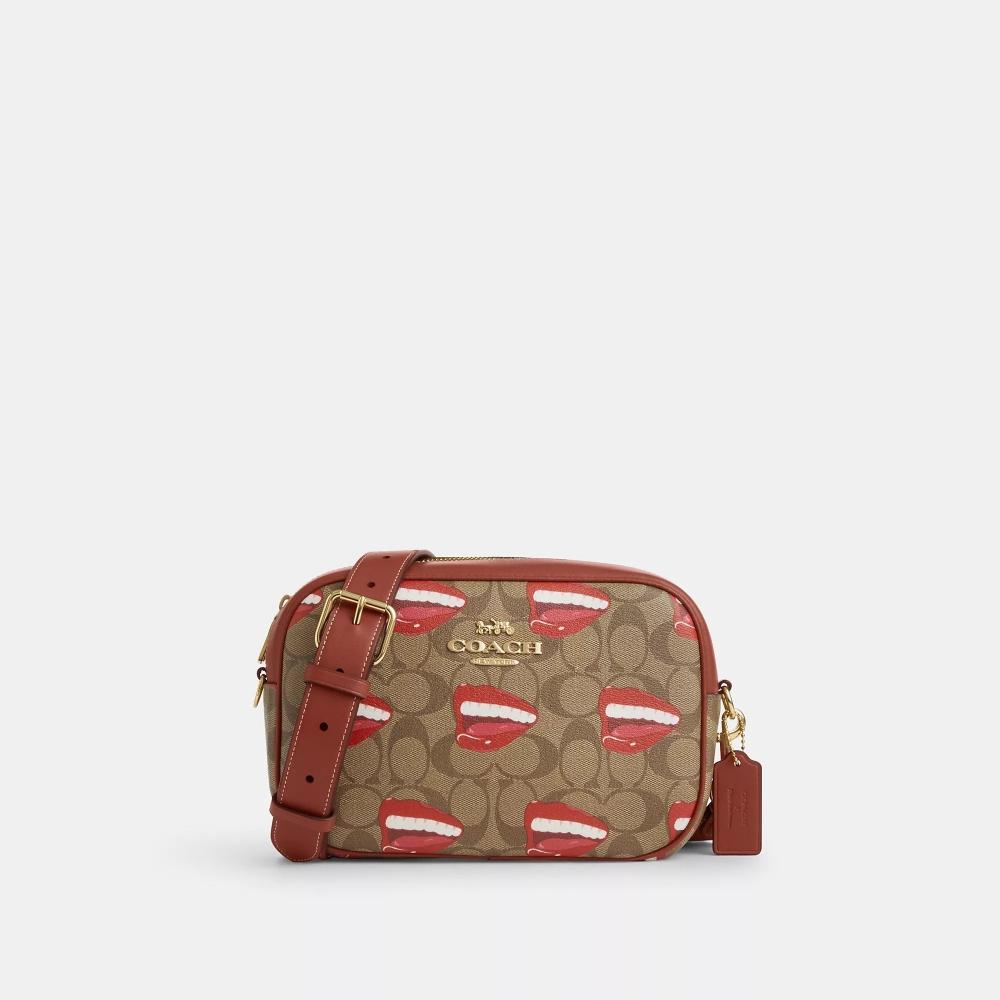 Сумка для фотоаппарата Coach Coach X Tom Wesselmann Jamie из канвы Signature, золотистого, хаки, терракотового цвета
Сумка для фотоаппарата Coach Coach X Tom Wesselmann Jamie из канвы Signature, золотистого, хаки, терракотового цвета