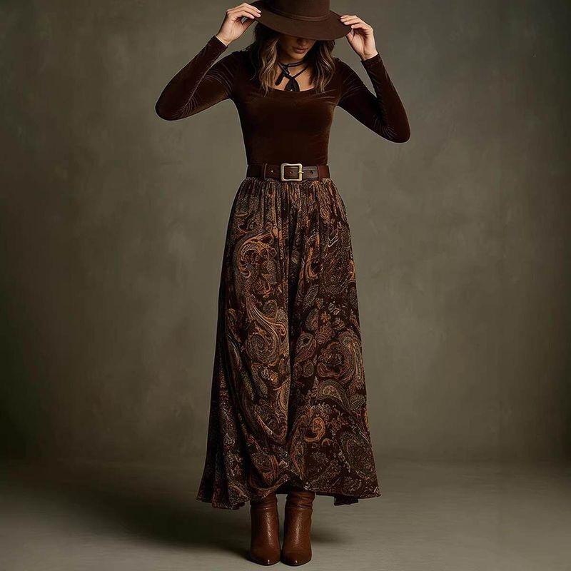 Elegant Retro Printed Maxi Dress Set with Belt Caramel XS
Elegant Retro Printed Maxi Dress Set with Belt Caramel XS