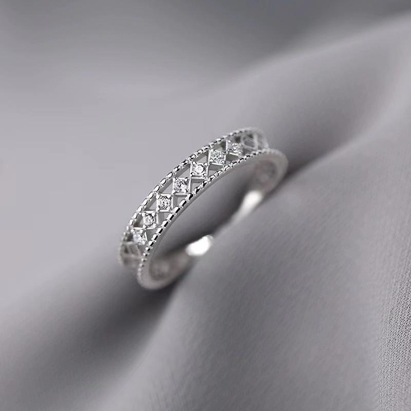 Hollowed-out Ring - Women s Model. Luxury and Simple Design. Small and Unique. Ring for The Index Finger. High-end Style Ring.
Hollowed-out Ring - Women s Model. Luxury and Simple Design. Small and Unique. Ring for The Index Finger. High-end Style Ring.