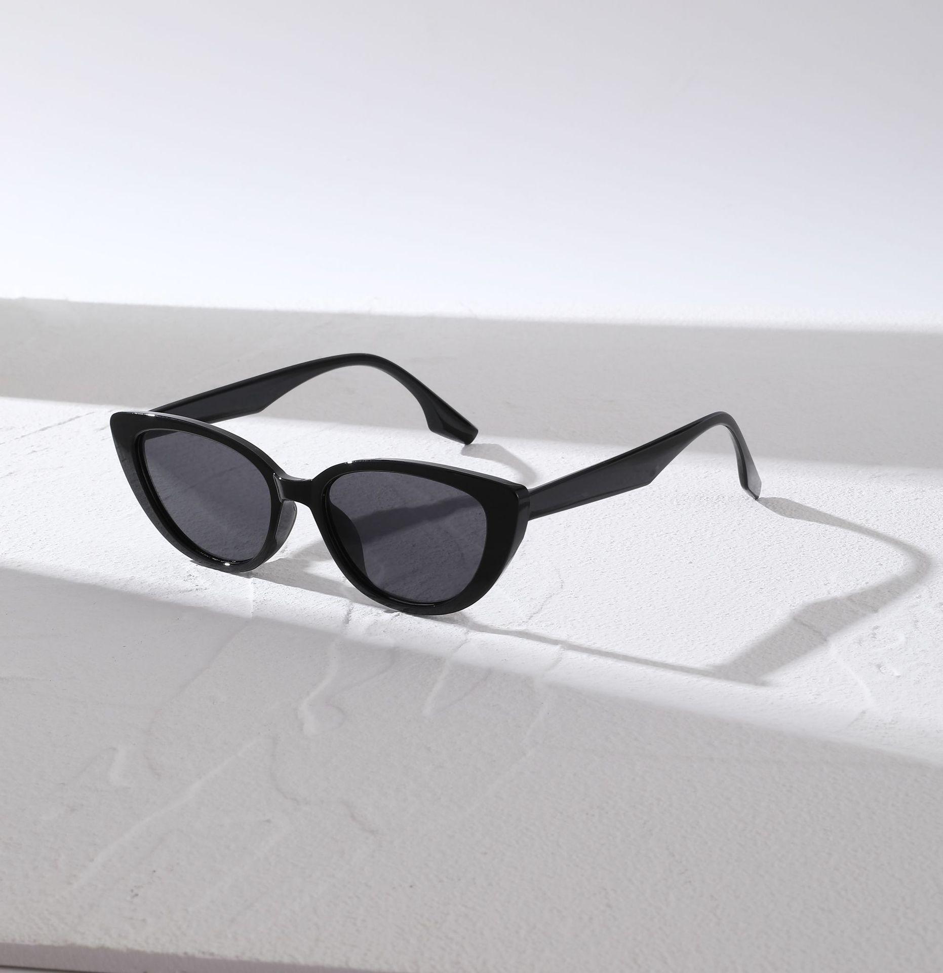 Vintage Cat Eye Shape Sunglasses Women Small Frame Decorative Sun Glasses For Party Outdoor Eyewear Anti UV400 чорний
Vintage Cat Eye Shape Sunglasses Women Small Frame Decorative Sun Glasses For Party Outdoor Eyewear Anti UV400 чорний